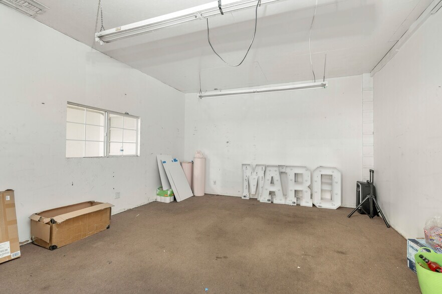 More Photos Of 821 W Olive St, Inglewood Warehouse For Lease