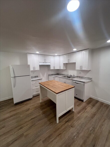 More Photos Of 10443 17th Ave SW, Seattle Multifamily For Sale