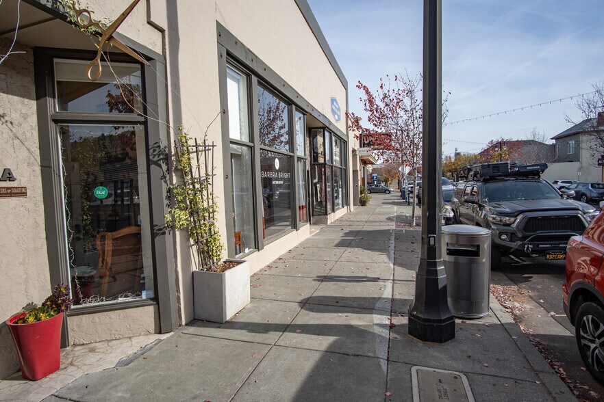 More Photos Of 1566-1574 4th St, San Rafael Storefront Retail Office For Sale