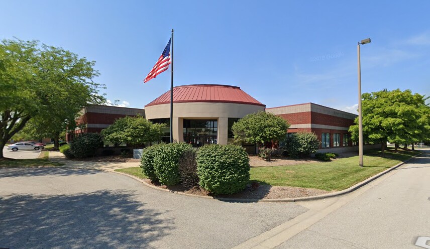 More Photos Of 1 Bronze Pointe Blvd, Swansea Office For Lease