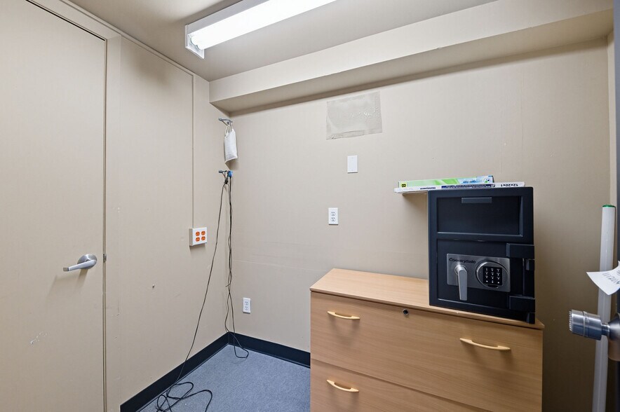 More Photos Of 1021 S El Camino Real, San Mateo Office For Sale