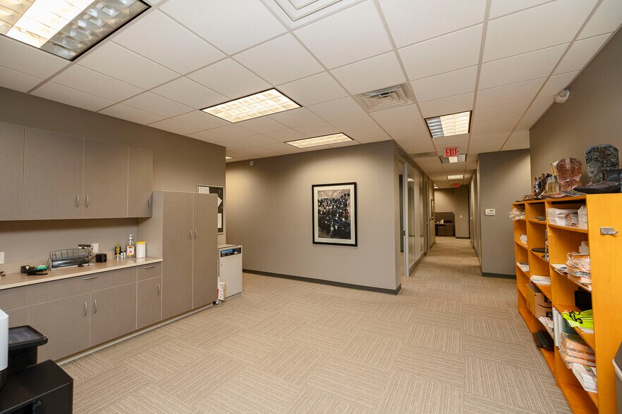 More Photos Of 13203 W 21st Ct N, Wichita Office For Sale