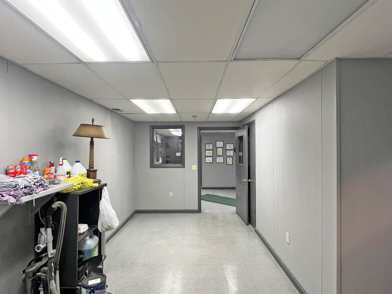 More Photos Of 711 Beaver Rd, Girard Warehouse For Sale