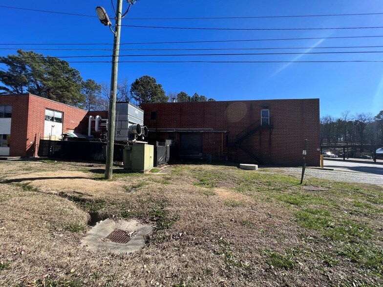 More Photos Of 4829 Peachtree Rd, Chamblee Flex For Sale