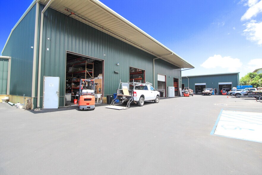 More Photos Of 73-5573 Lawehana St, Kailua Kona Warehouse For Sale