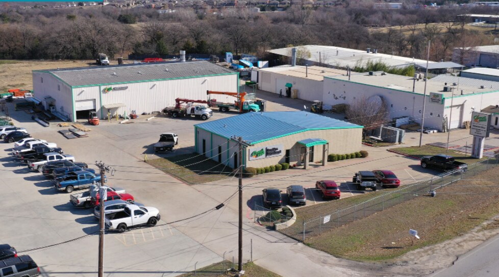 More Photos Of 12709 Eastgate Dr, Balch Springs Industrial For Lease
