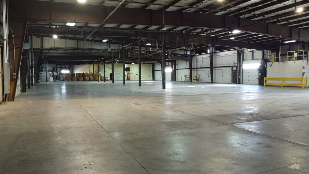 More Photos Of 3400 W O St, Lincoln Manufacturing For Sale