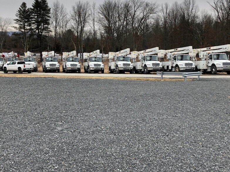 More Photos Of 269 Stone Schoolhouse Rd, Bloomingburg Warehouse For Sale