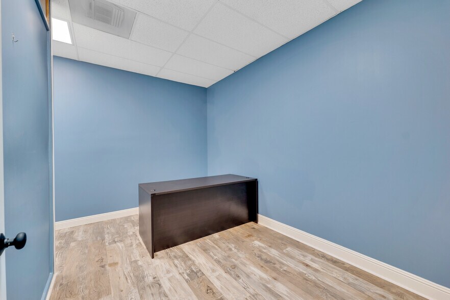 More Photos Of 2360-2364 E Ventura Blvd, Camarillo Storefront For Lease