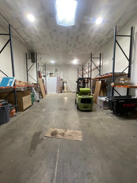 More Photos Of 1150-1162 S Lipan St, Denver Light Manufacturing For Lease