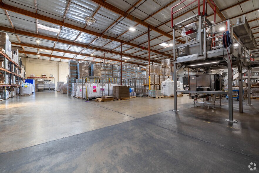 More Photos Of 1192 Vanderbilt Cir, Manteca Warehouse For Lease