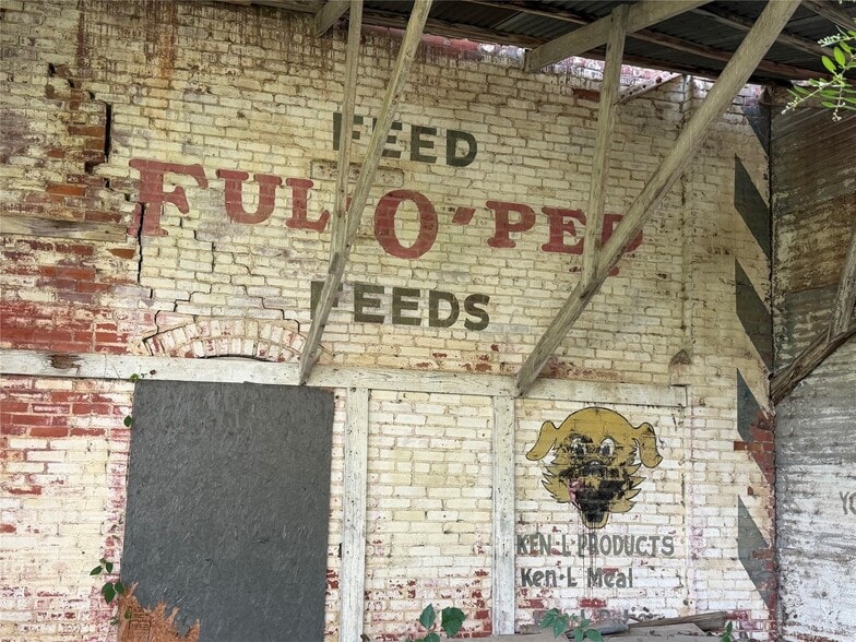 Primary Photo Of 3804 Dalton St, Greenville Warehouse For Sale