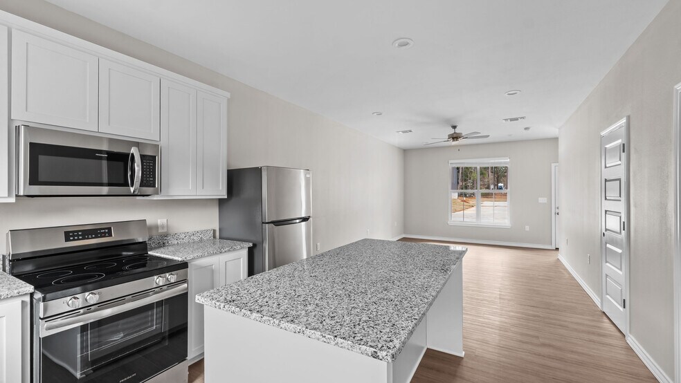 More Photos Of 6702 University Ave, Texarkana Apartments For Sale