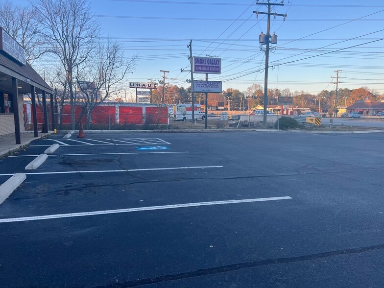 More Photos Of 2542 S Crater Rd, Petersburg Freestanding For Sale