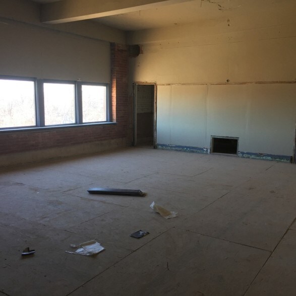 More Photos Of 1900 NW 10th St, Oklahoma City Schools For Sale