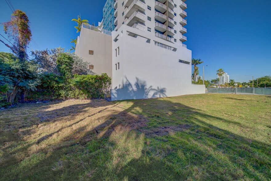 More Photos Of 1750 NW 7th St, Miami Storefront Retail Residential For Sale