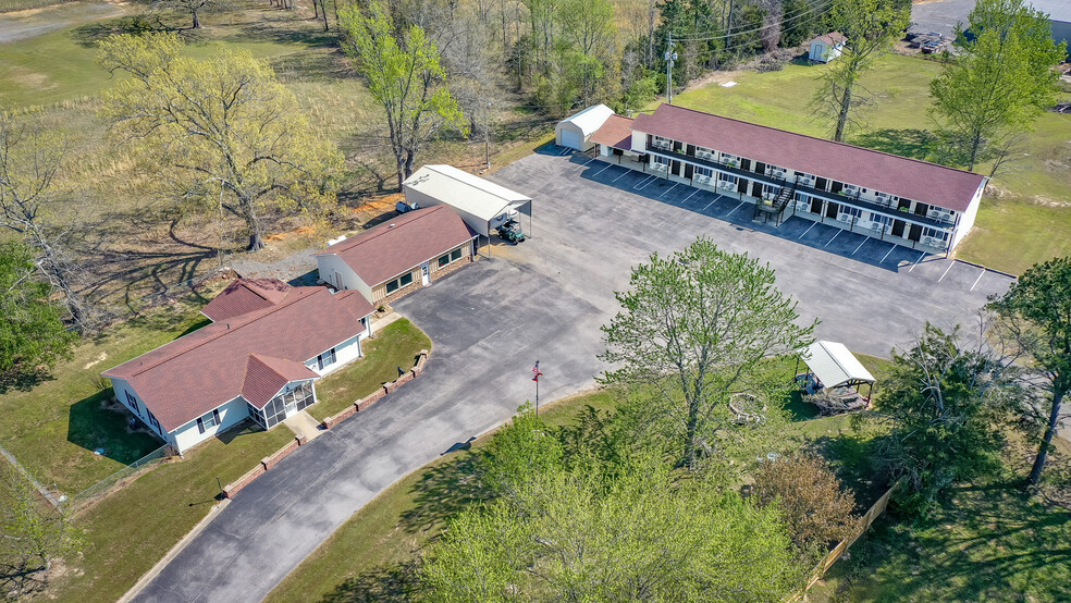 Primary Photo Of 8546 Edgemont Rd, Greers Ferry Hotel For Sale