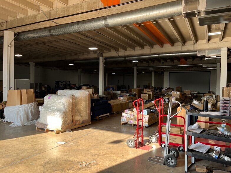 More Photos Of 4312 Willow Springs Rd, Austin Unknown For Lease