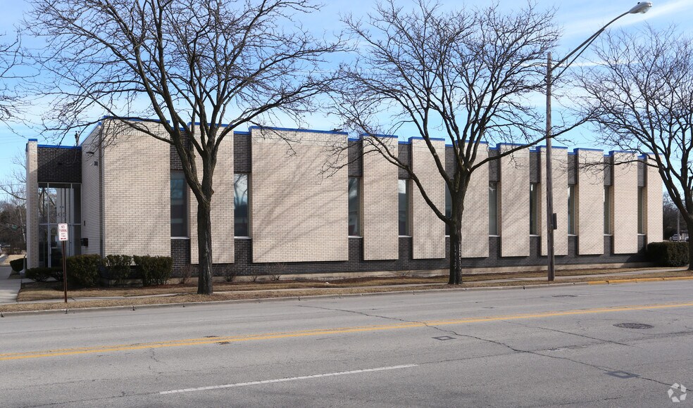 More Photos Of 505 Busse Hwy, Park Ridge Office For Sale