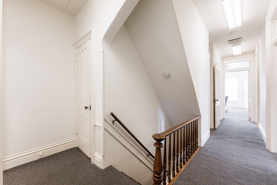 More Photos Of 223 E State St, Geneva Office For Sale