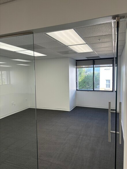 More Photos Of 1701 Ponce De Leon Blvd, Coral Gables Office For Lease