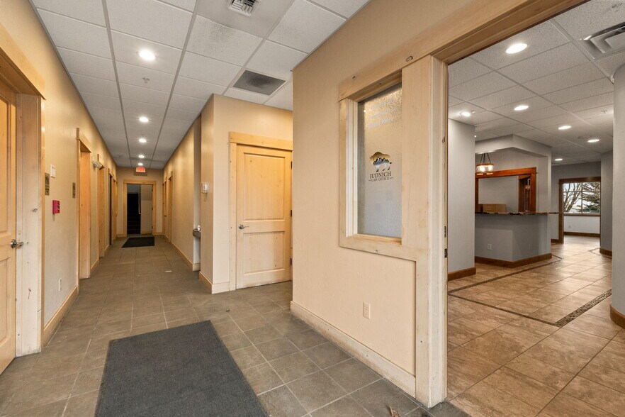 More Photos Of 1940 W Dickerson St, Bozeman Office For Sale