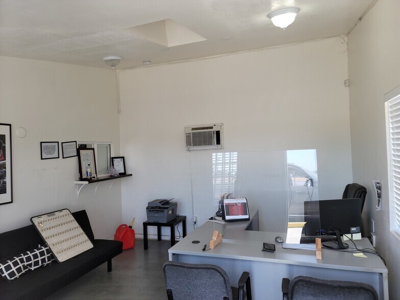 More Photos Of 1208 W Highland Ave, San Bernardino Auto Dealership For Lease