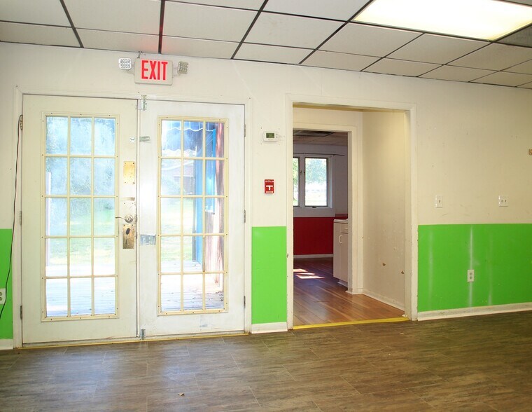 More Photos Of 1521 Sulphur Springs Rd, Waynesville Office For Sale