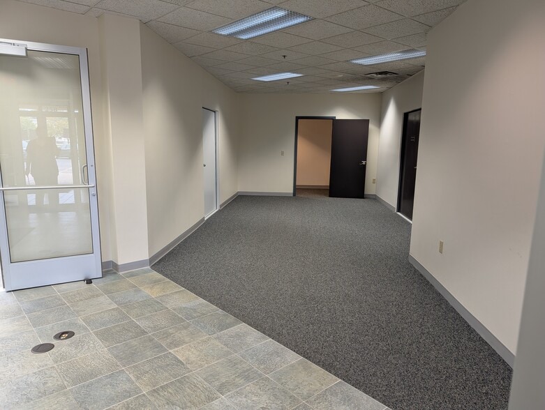 More Photos Of 258 Corporate Dr, Madison Office For Lease