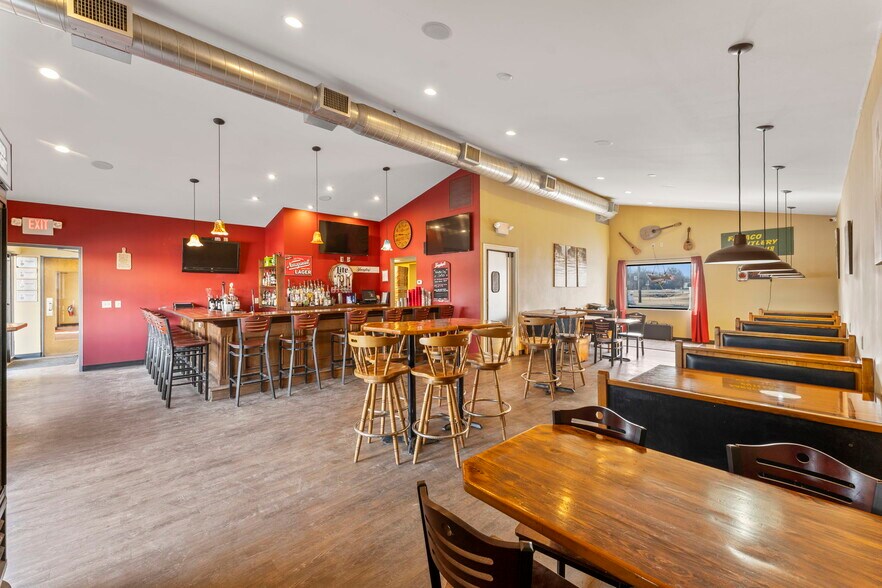 More Photos Of 1850 John Fries Hwy, Quakertown Restaurant For Sale