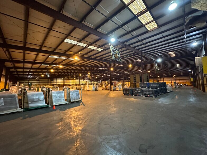 More Photos Of 1800 N Clark Ave, Magnolia Industrial For Lease