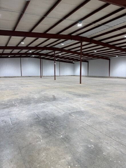 More Photos Of 190 Morris Dr, Harrodsburg Warehouse For Lease