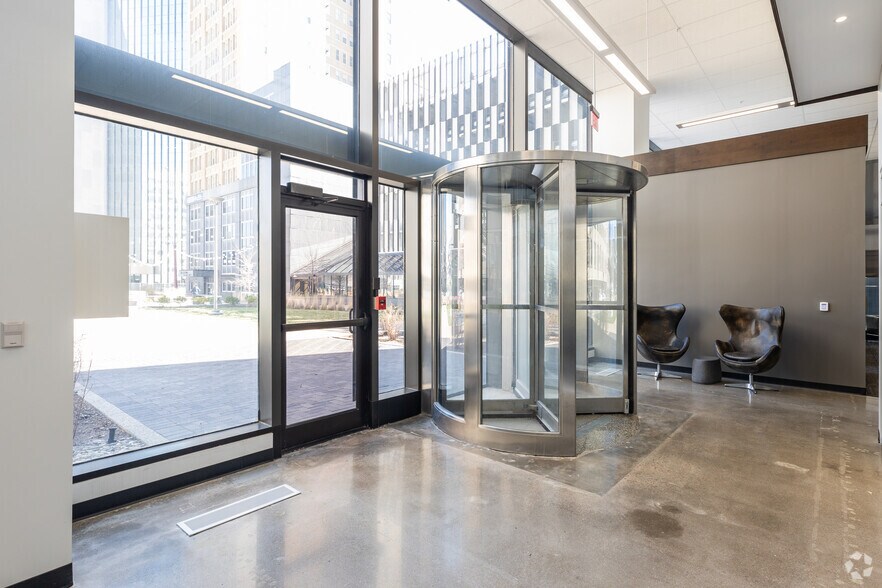 More Photos Of 200 N Saint Clair St, Toledo Office Residential For Lease