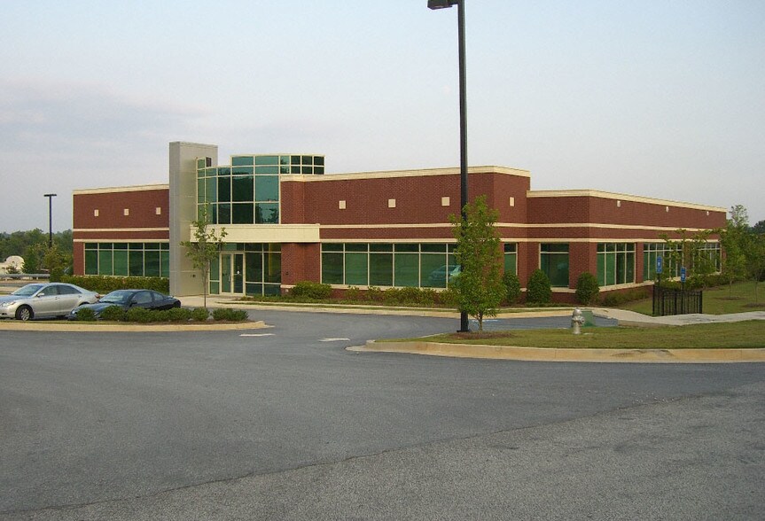 More Photos Of 245 Village Center Pky, Stockbridge Medical For Lease