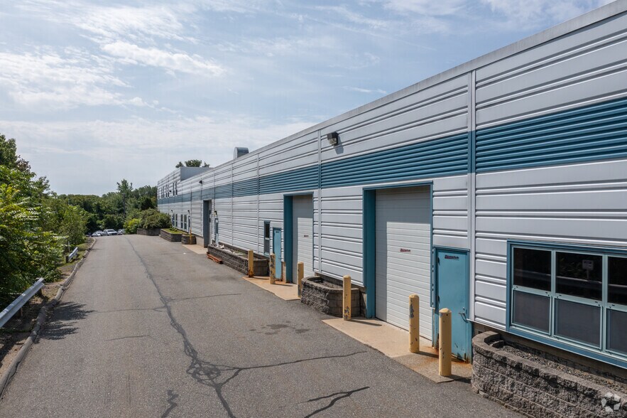 More Photos Of 96 Swampscott Rd, Salem Warehouse For Sale