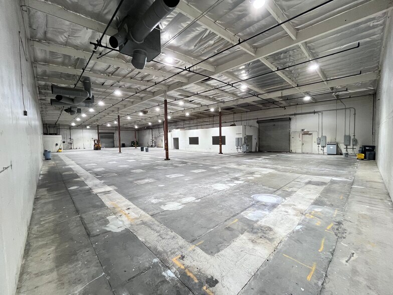 More Photos Of 14095 Laurelwood Pl, Chino Warehouse For Lease