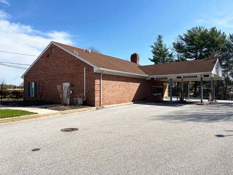 More Photos Of 201 Mt Carmel Rd, Parkton Bank For Lease