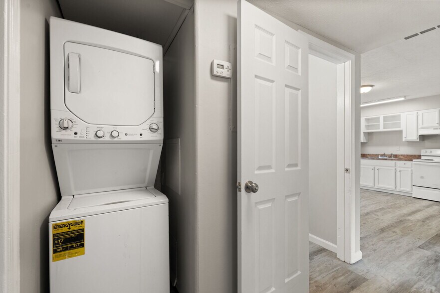 More Photos Of 815-817 Lancelot ct, Jeffersonville Multifamily For Sale