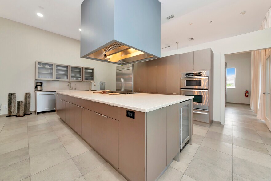 More Photos Of 1345 2nd St, Sarasota Office Residential For Sale