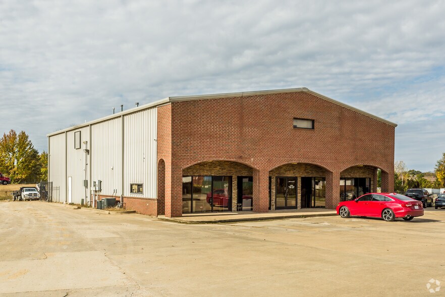 Primary Photo Of 8489 Industrial Dr, Olive Branch Warehouse For Lease