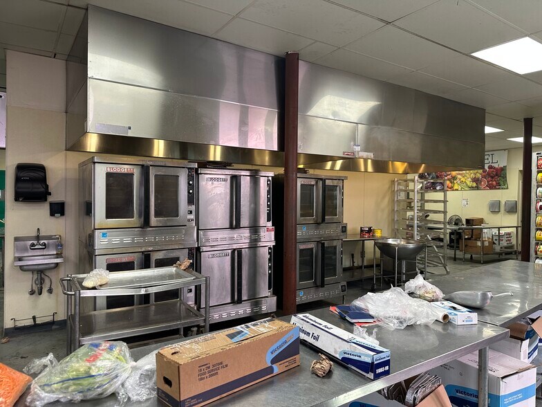 More Photos Of 1580 Huddell Ave, Marcus Hook Light Distribution For Lease