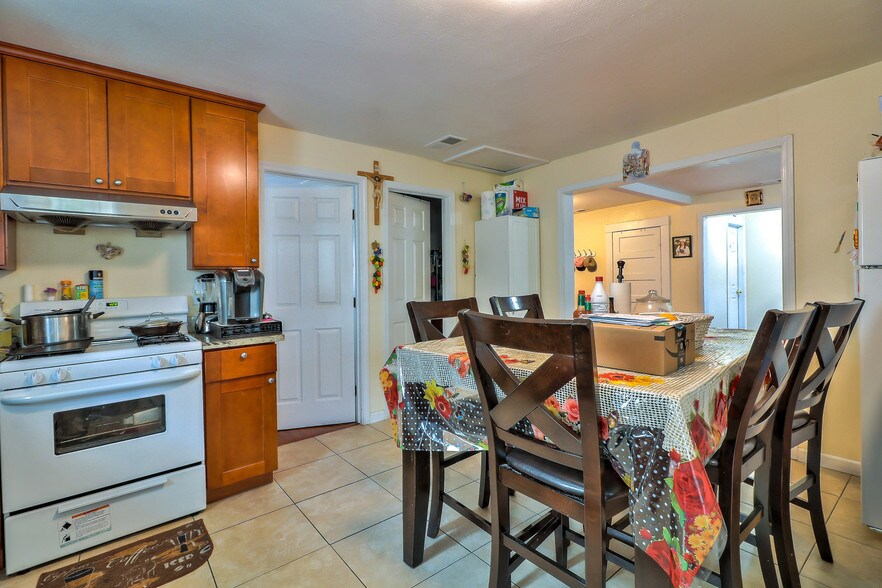 More Photos Of 66 3rd St, Gilroy Apartments For Sale