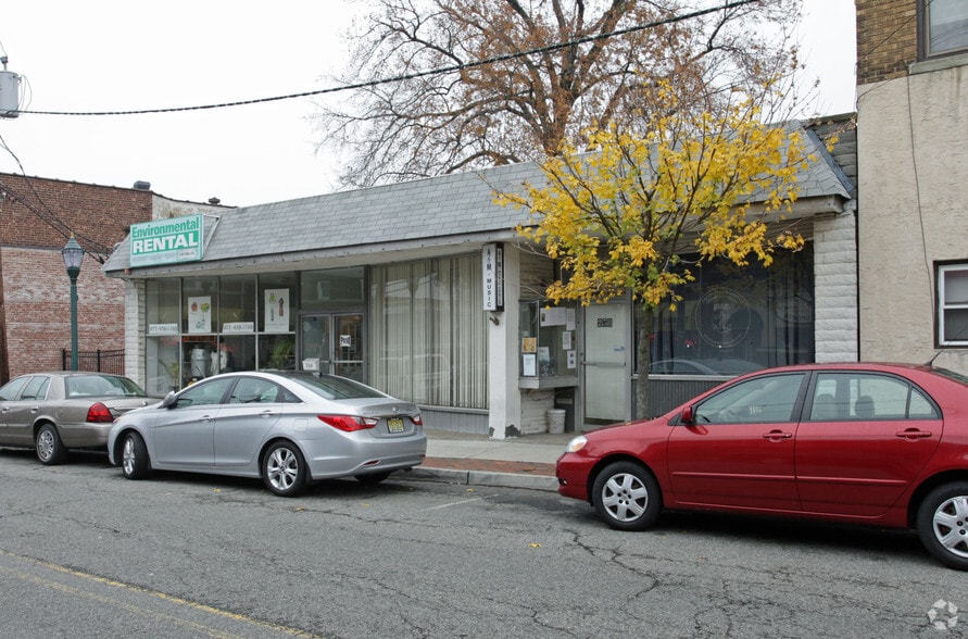 More Photos Of 236-238 Stuyvesant Ave, Lyndhurst Storefront Retail Residential For Lease