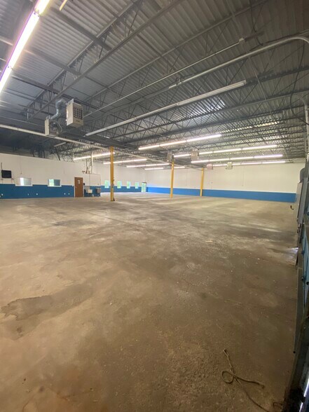 More Photos Of 7620-7640 Tyler Blvd, Mentor Warehouse For Lease