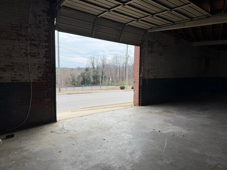 More Photos Of 141 Depot St, Roxboro Office For Lease