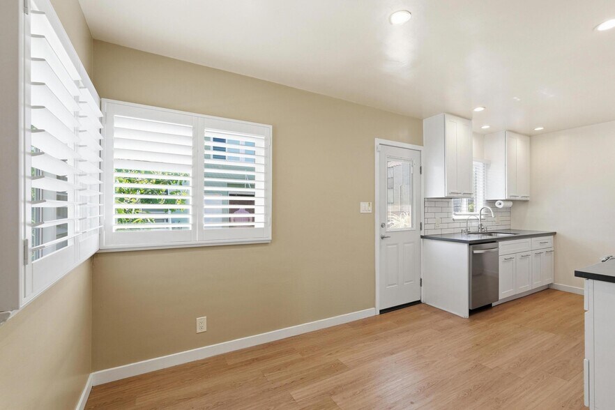 More Photos Of 5236 Bellingham Ave, Valley Village Apartments For Sale