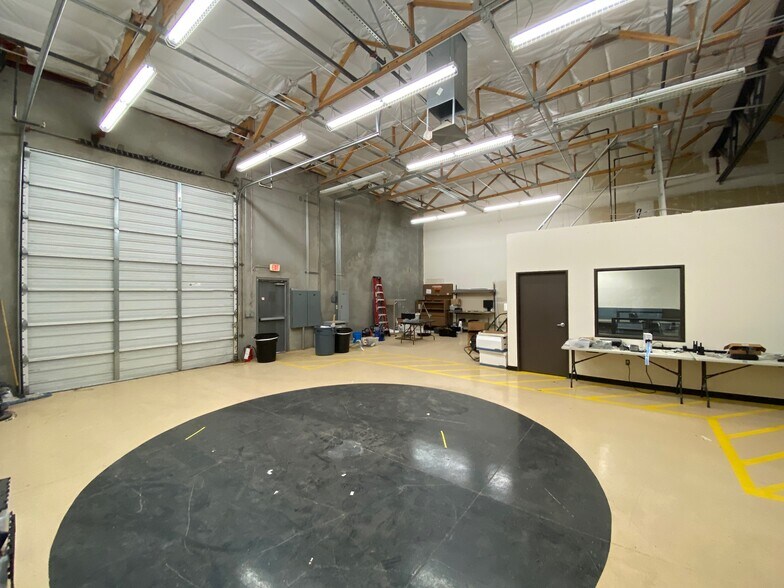 More Photos Of 2225 W Pecos Rd, Chandler Light Manufacturing For Lease