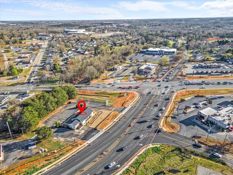 More Photos Of 100 Inman Rd, Lyman Office For Sale