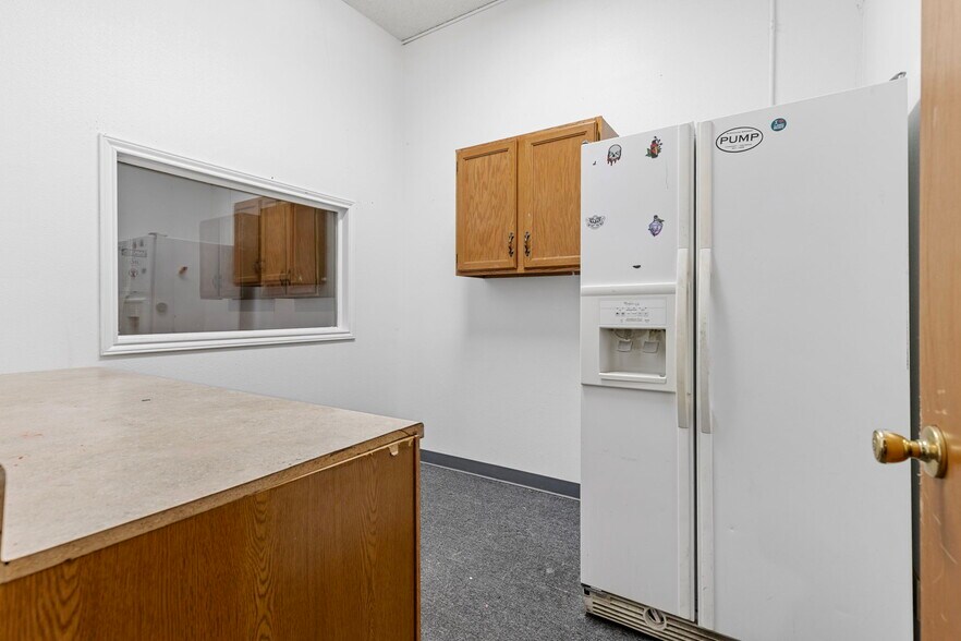 More Photos Of 1109-1115 Kimbark St, Longmont Storefront For Lease