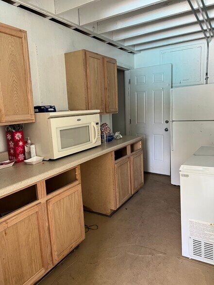 More Photos Of 1617 Shaver St, High Point Sports And Entertainment For Sale